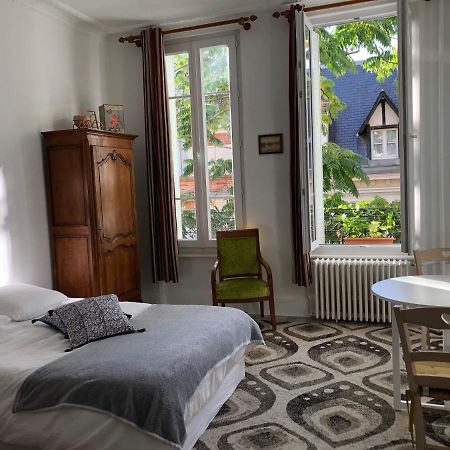 Villa Camelia Quartier Thermal Grand Studio Au Calme Vichy Bagian luar foto